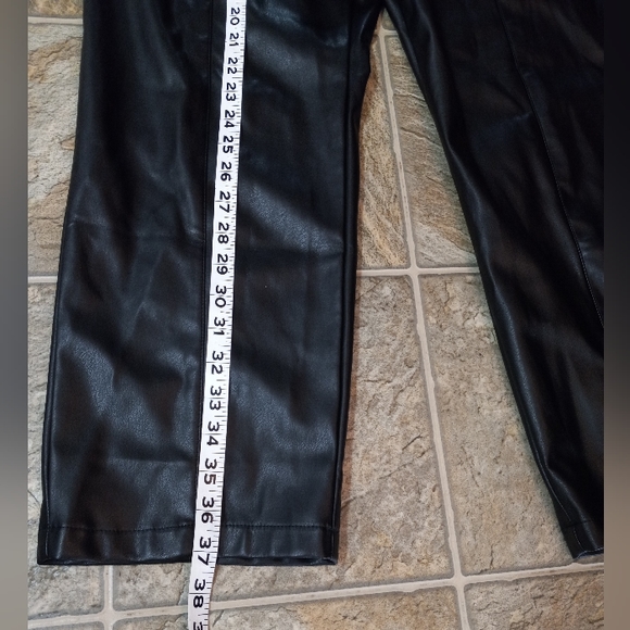 Susan Graver Faux Leather Pants M - Picture 6 of 10